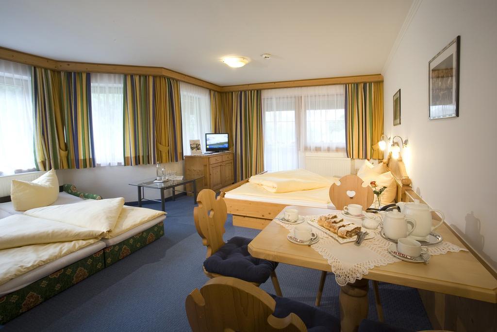جيرلوس Alpenhotel Tirolerhof المظهر الخارجي الصورة