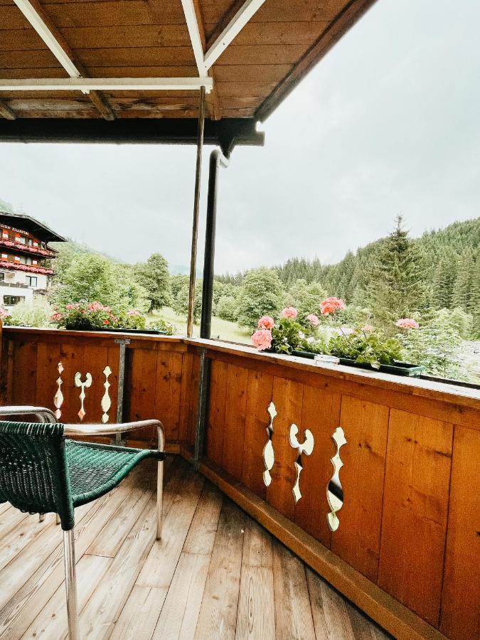 جيرلوس Alpenhotel Tirolerhof المظهر الخارجي الصورة