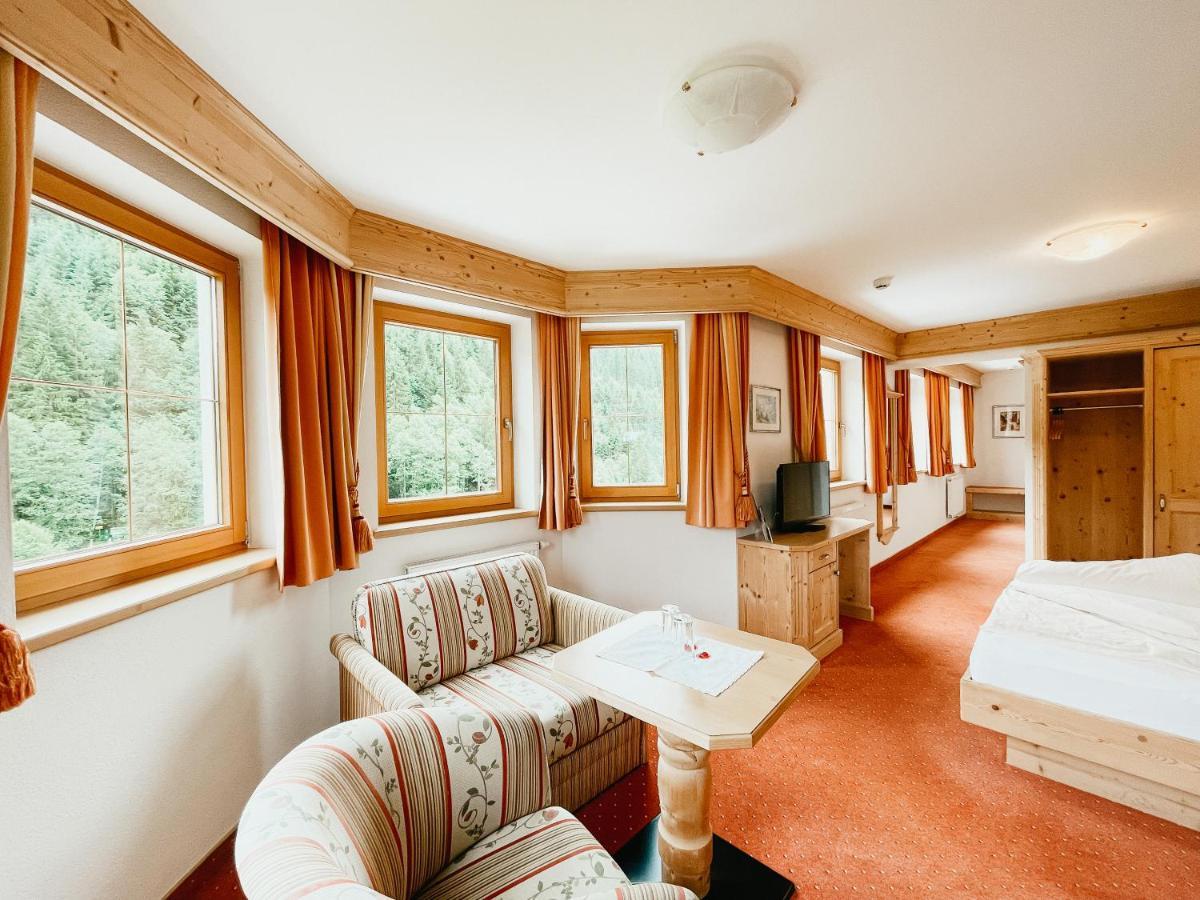 جيرلوس Alpenhotel Tirolerhof المظهر الخارجي الصورة
