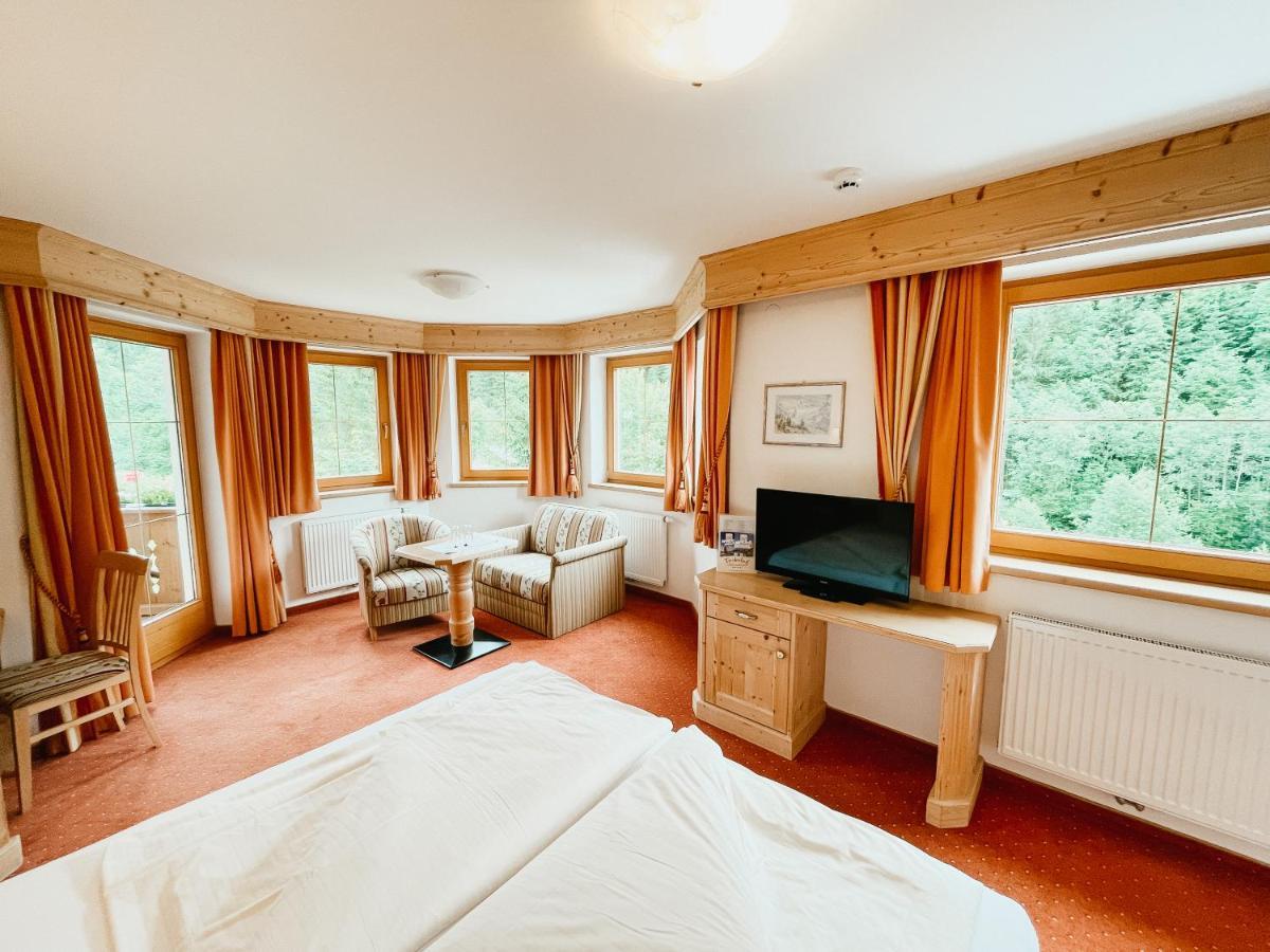 جيرلوس Alpenhotel Tirolerhof المظهر الخارجي الصورة