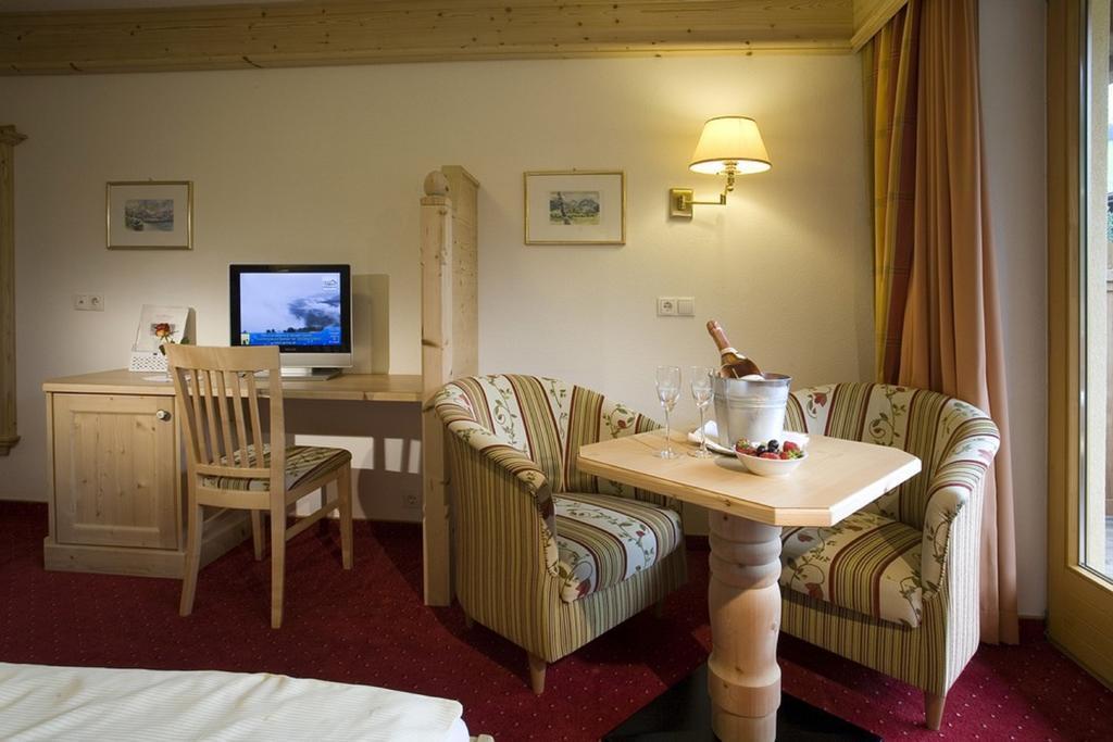 جيرلوس Alpenhotel Tirolerhof المظهر الخارجي الصورة
